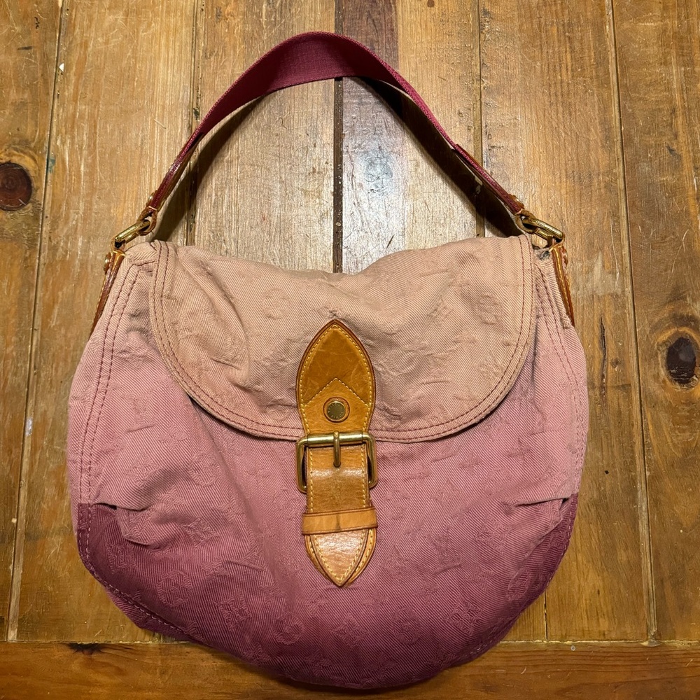 Louis Vuitton Spring 2010 RTW Pink Sunshine Gradient Shoulder Bag